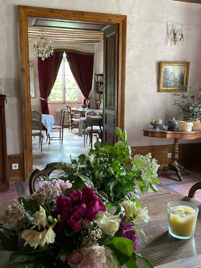 Domaine du Très-Haut - Château de Montanges Esterno foto