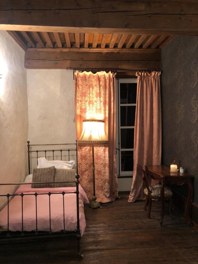 Domaine du Très-Haut - Château de Montanges Esterno foto