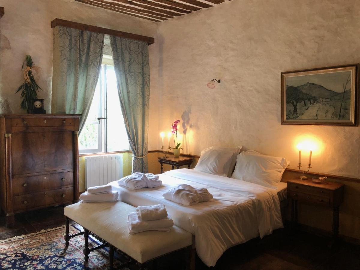 Domaine du Très-Haut - Château de Montanges Esterno foto