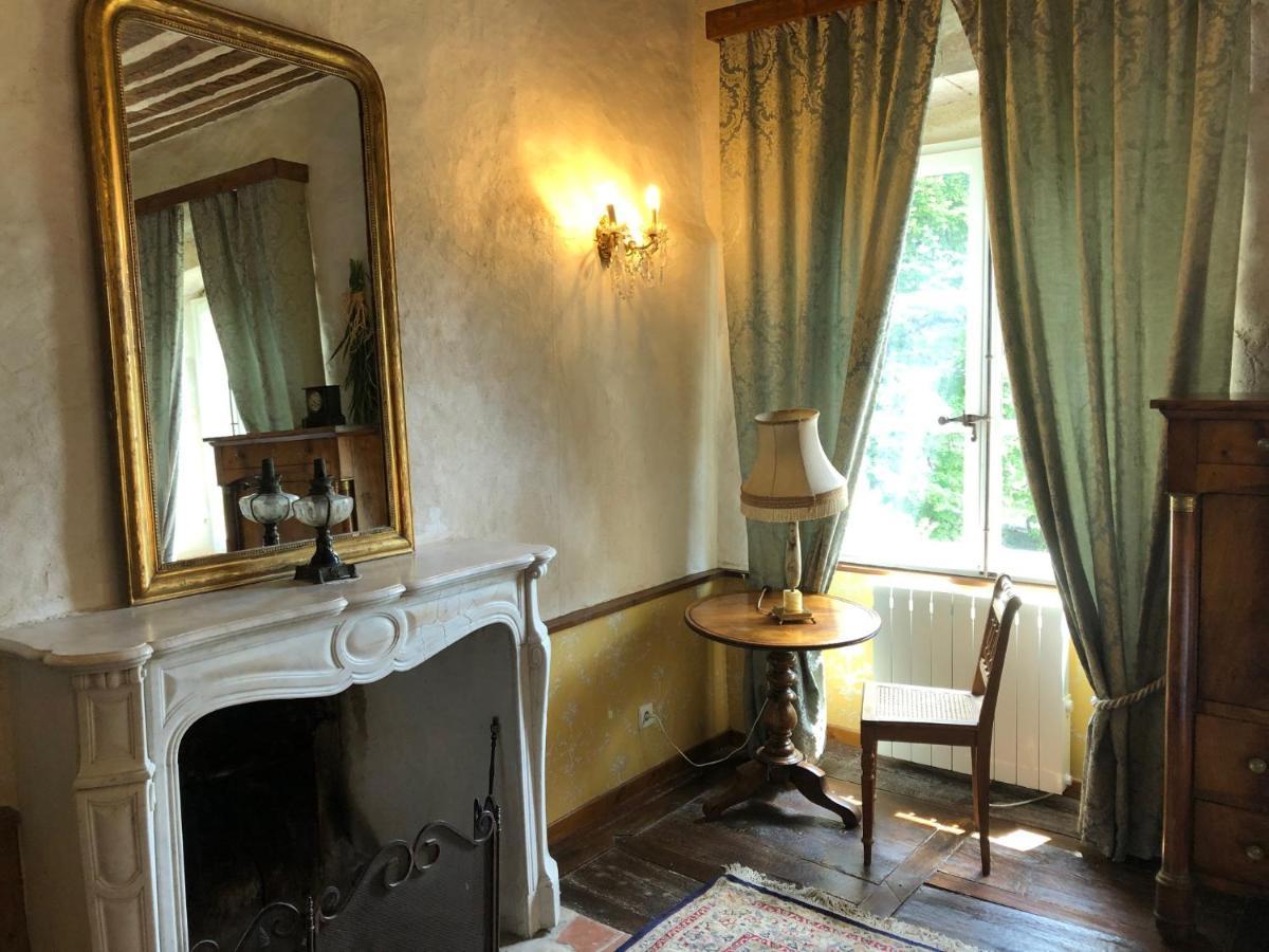 Domaine du Très-Haut - Château de Montanges Esterno foto