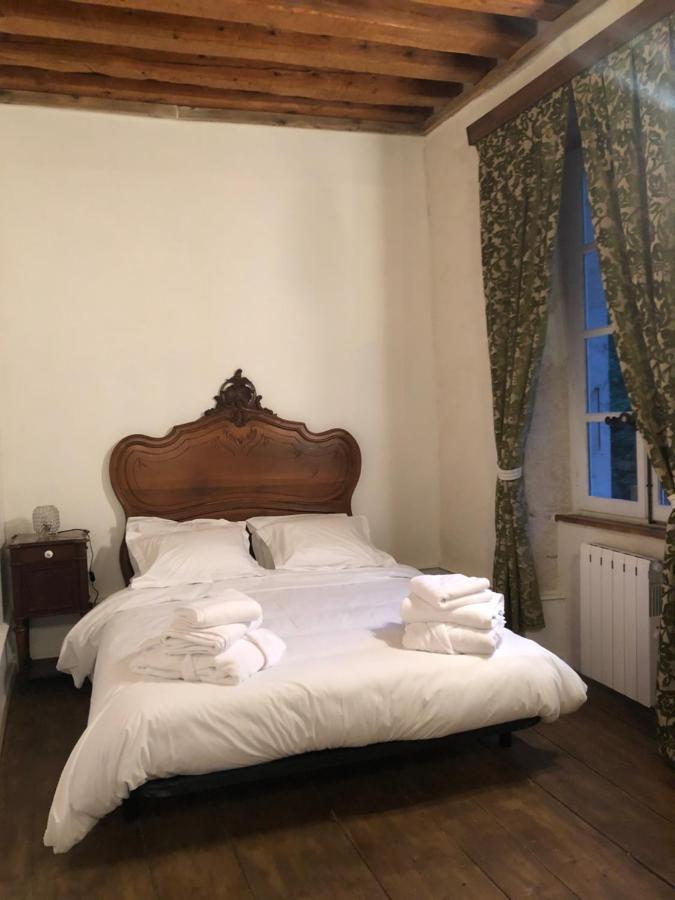 Domaine du Très-Haut - Château de Montanges Esterno foto