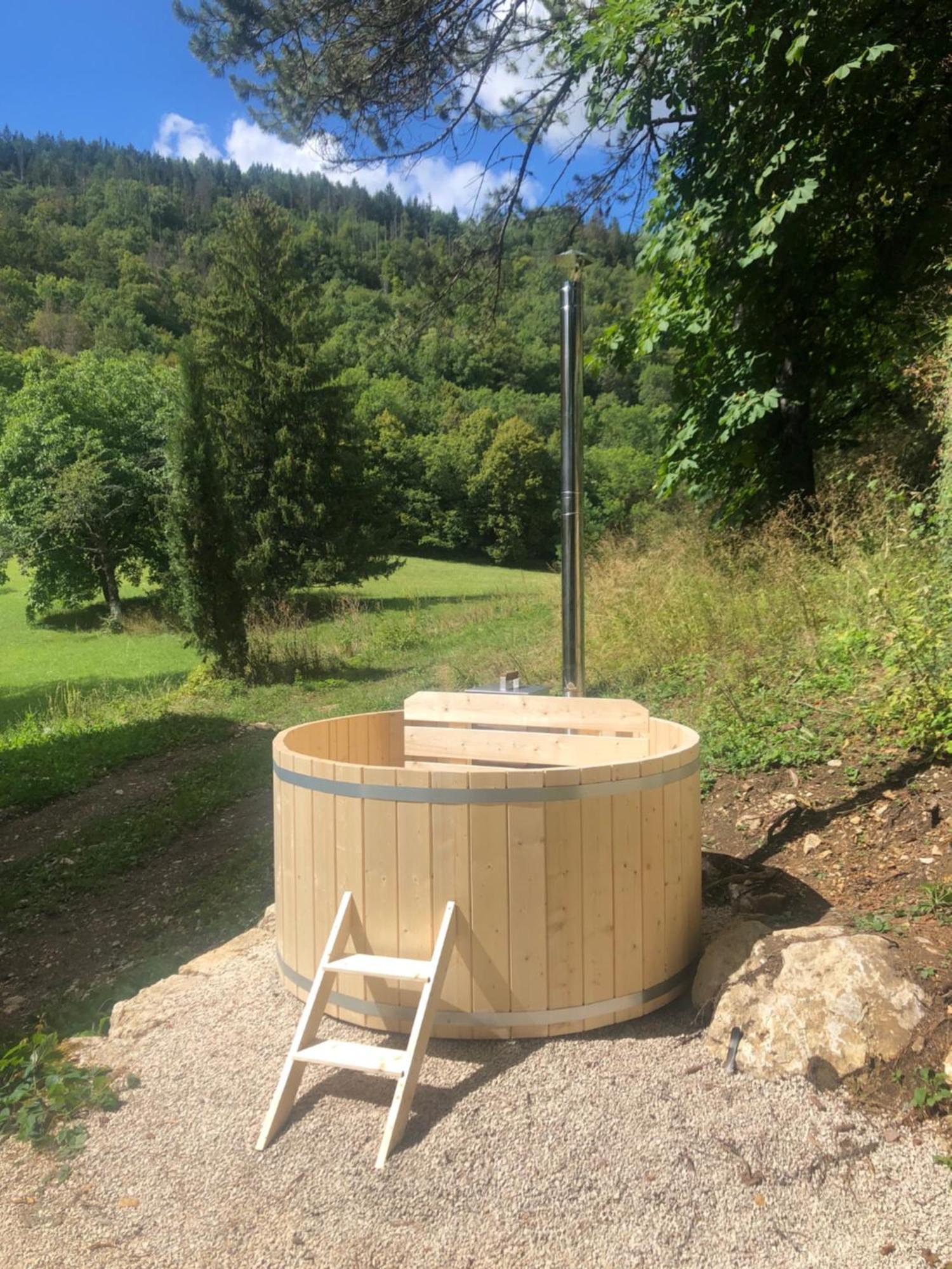 Domaine du Très-Haut - Château de Montanges Esterno foto