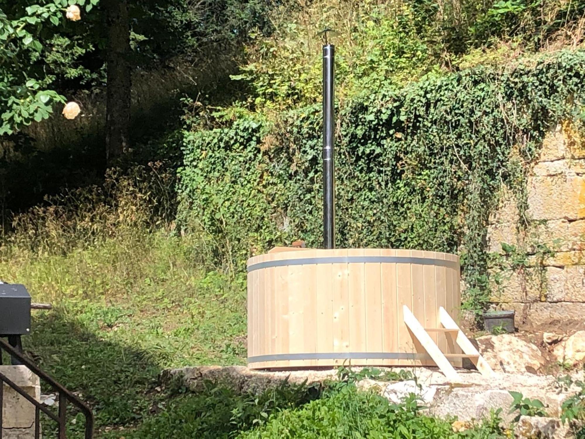 Domaine du Très-Haut - Château de Montanges Esterno foto