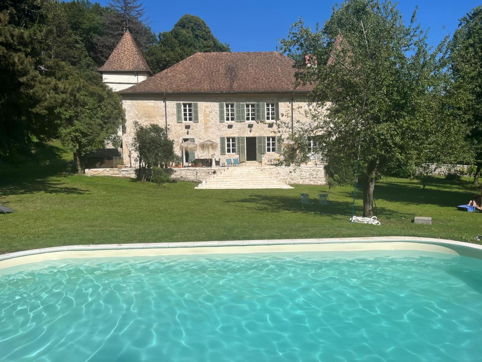 Domaine du Très-Haut - Château de Montanges Esterno foto